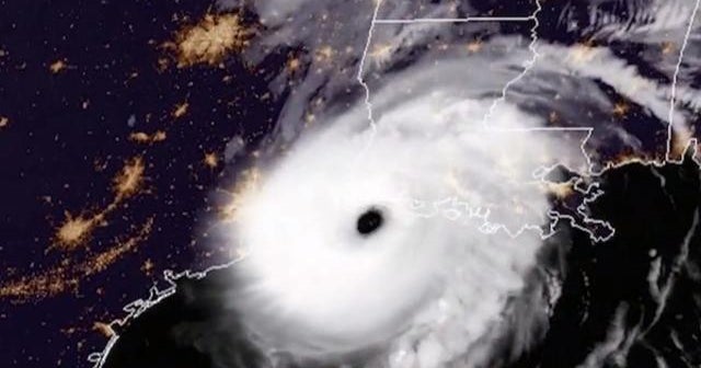 Storm chasers follow Hurricane Laura CBS News