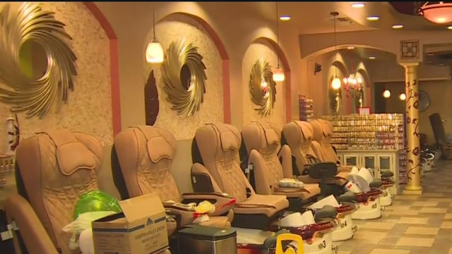 pedicure-chairs.jpg 