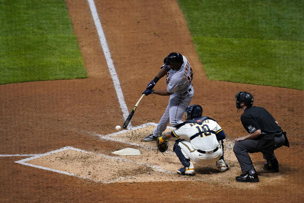 Detroit Tigers v Milwaukee Brewers 