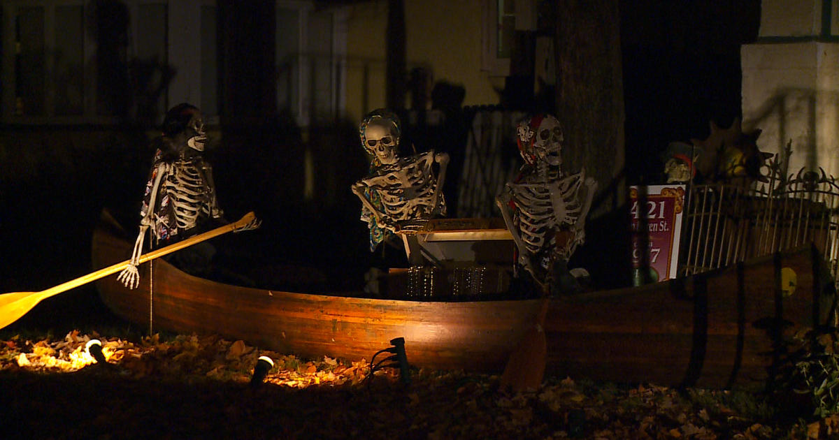 Pandemic Can't Scare Away Anoka's 100th Annual Halloween Festival - CBS ...