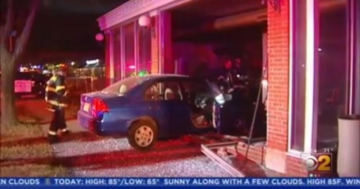 Car Crashes Into Restaurant In Skokie Cbs Chicago