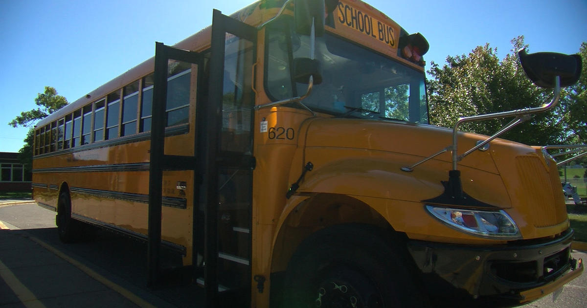 Дете загина, поне 20 други бяха ранени след катастрофа с училищен автобус в Охайо