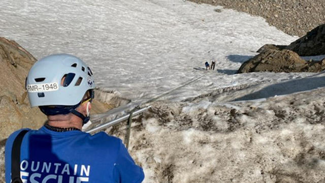 skier-glacier-rescue.jpg 