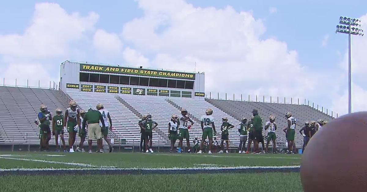 DeSoto High School Football Team Back On Practice Field CBS DFW