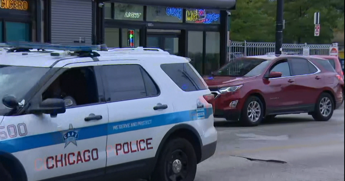 Man Stabbed Outside CTA Green Line Stop In South Austin - CBS Chicago