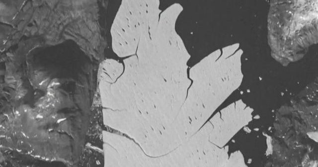 Large chunk of ice breaks off Arctic ice shelf in Greenland CBS News