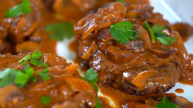 bobby-flay-salisbury-steak-1280.jpg 