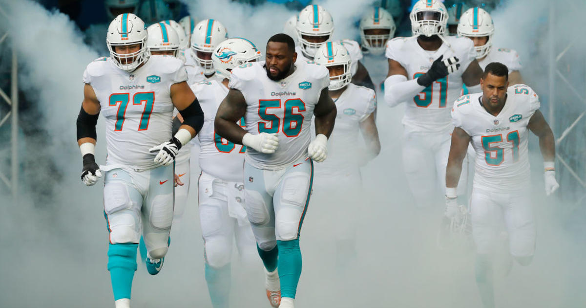 Mike Gesicki of the Miami Dolphins celebrates a catch against the News  Photo - Getty Images