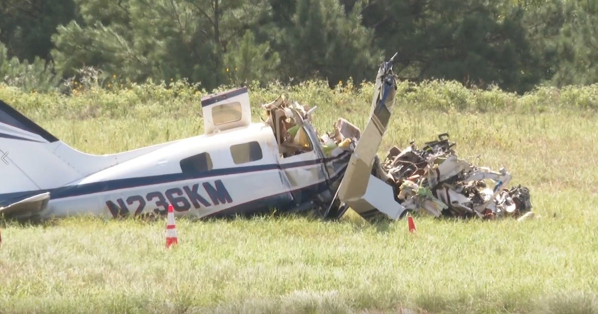 4 Dead After Small Plane Crashes Near Texas Airport - CBS Texas