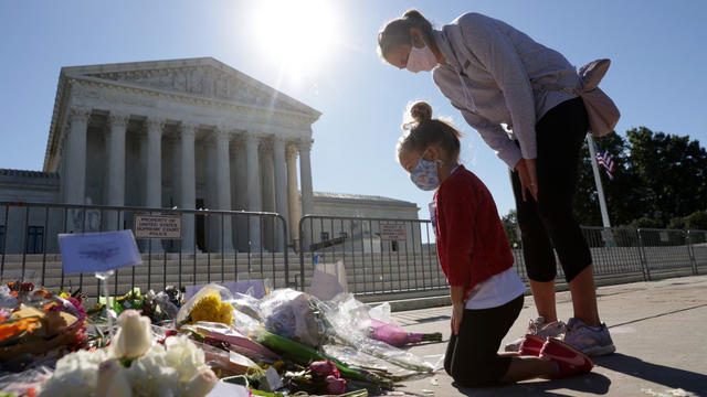 GettyImages-GinsburgMemorialSCOTUS-1273902741.jpg 