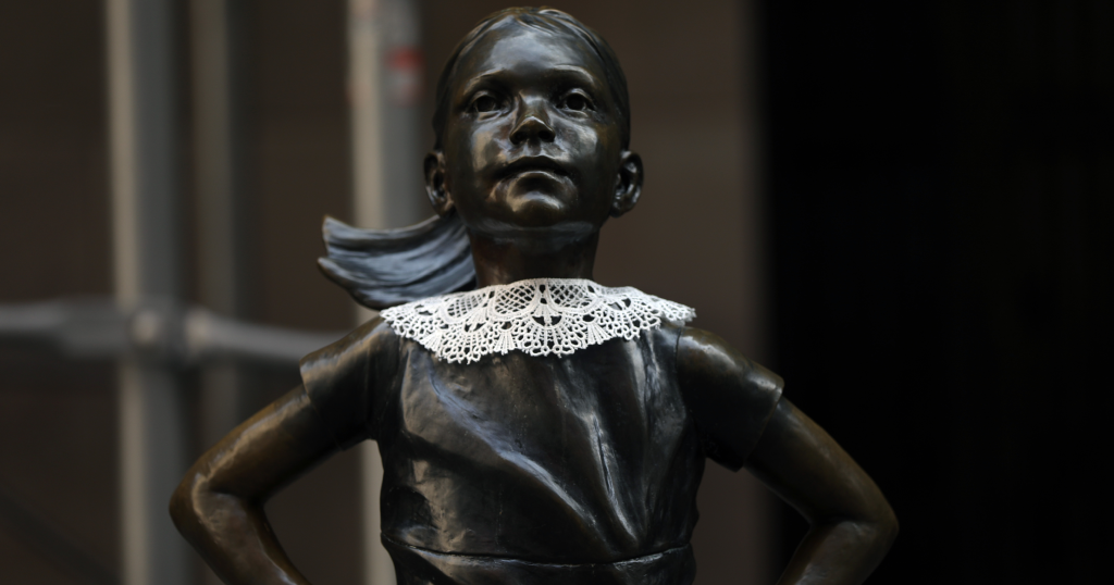 Fearless Girl Statue Wears Lace Collar In Honor Of Justice Ruth Bader ...