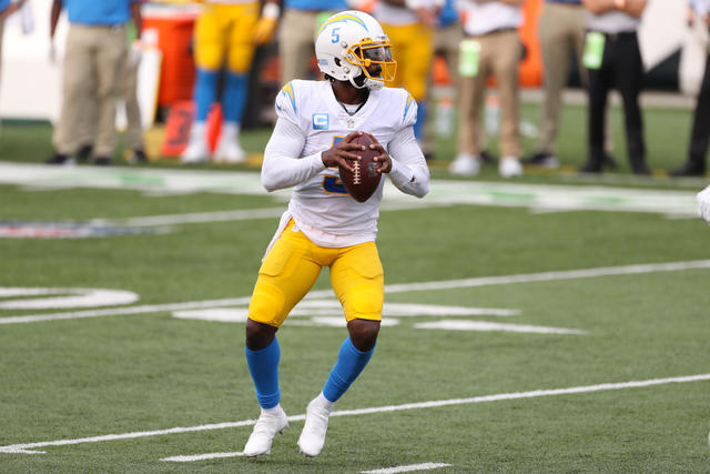 Report: Chargers Team Doctor Accidentally Punctured Tyrod Taylor's Lung  With Pain-Killer Injection Before Game - CBS Los Angeles