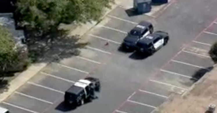 15-Year-Old Shot During Fight At Fort Worth Apartment Complex - CBS Texas
