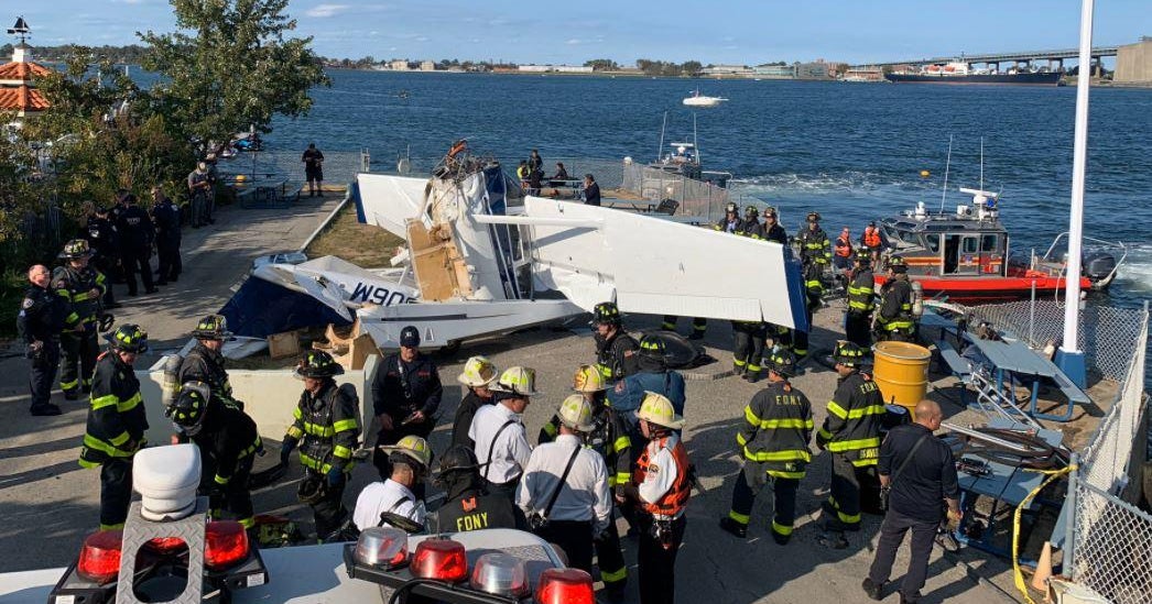 1 dead and 2 injured when small plane crashes in New York City - CBS News