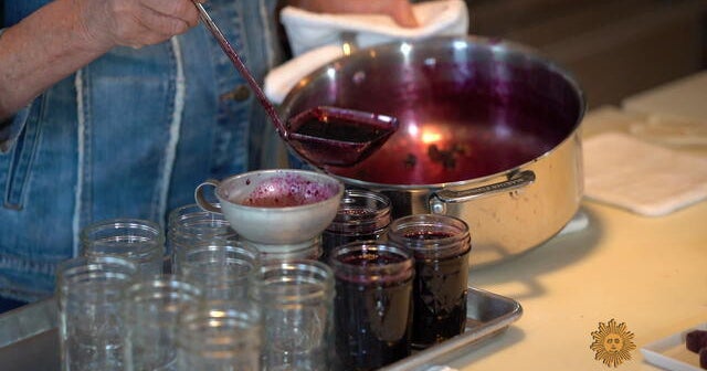 Martha Stewart on making your own jam CBS News