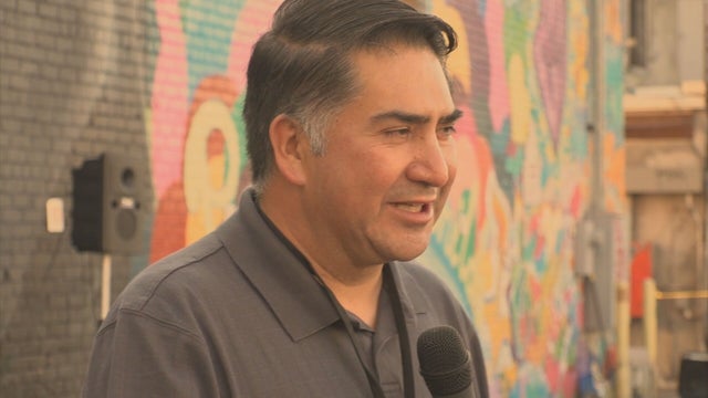 KENDRICK CASTILLO MURAL 10PKG.transfer_frame_1540 