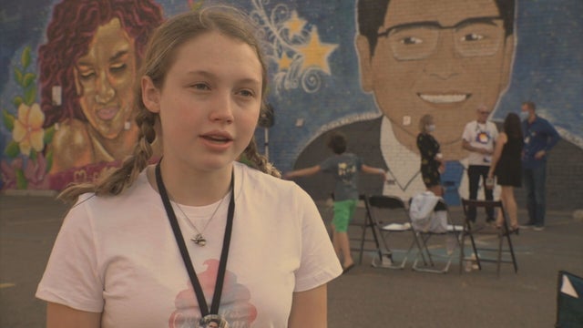 KENDRICK CASTILLO MURAL 10PKG.transfer_frame_696 