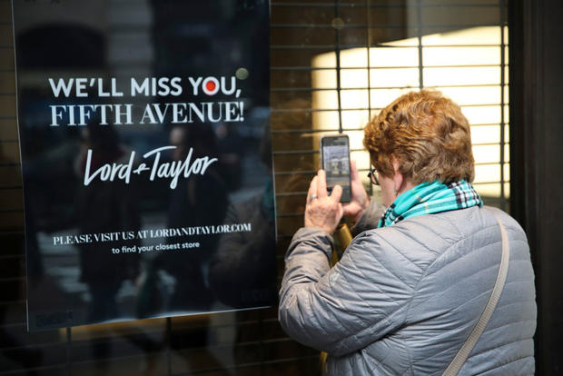 U.S.-NEW YORK-LORD &amp; TAYLOR FLAGSHIP STORE ON FIFTH AVENUE-CLOSURE 