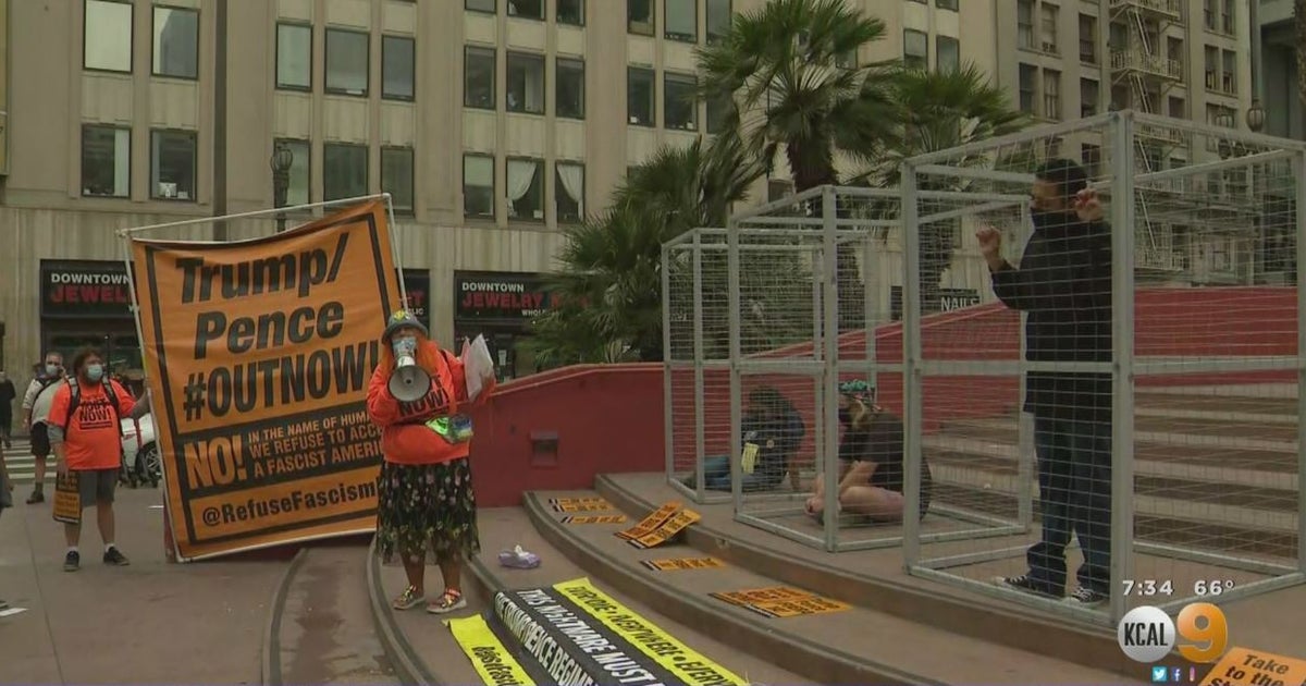 Activists Cage Themselves In DTLA For 48Hours In Opposition Of ICE
