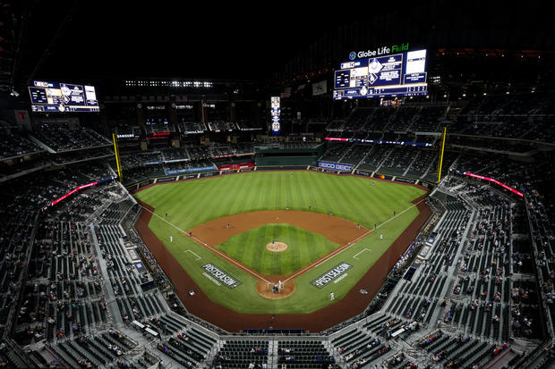 National League Championship Series Game 1: Atlanta Braves v. Los Angeles Dodgers 