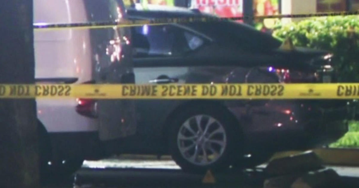 One Dead In Lauderhill Shopping Plaza Shooting - CBS Miami