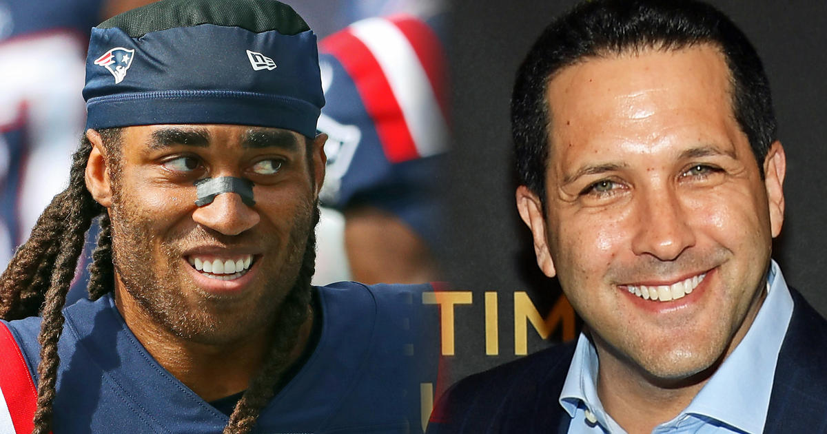 It's that time of year: Adam Schefter took a phone call live on TV