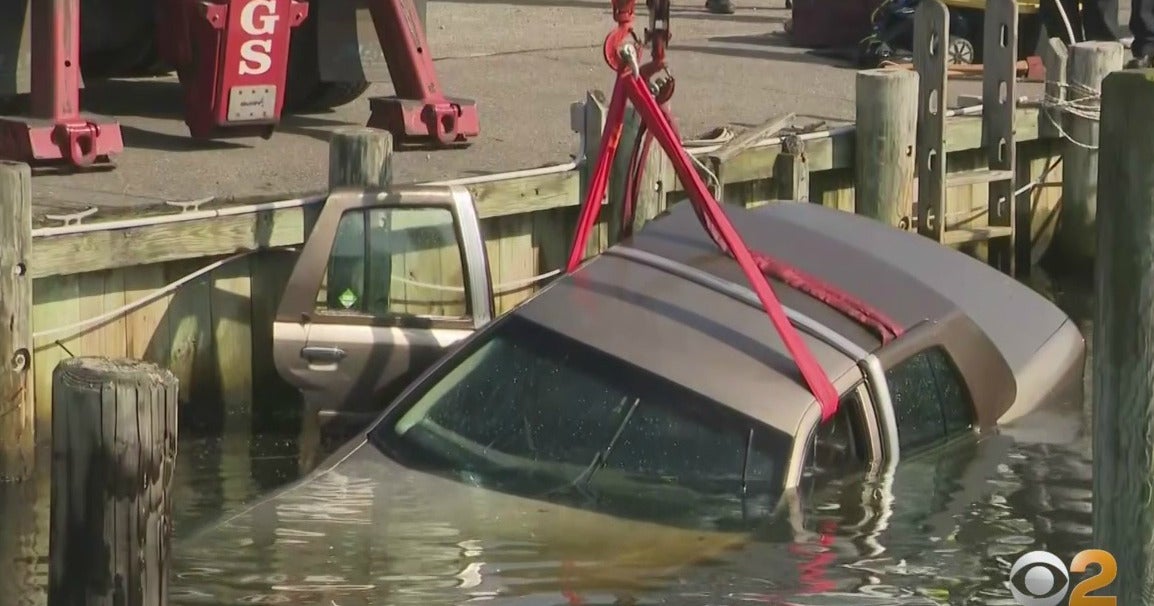Couple Rescued By Good Samaritans, Police After Car Goes Into Canal Off ...