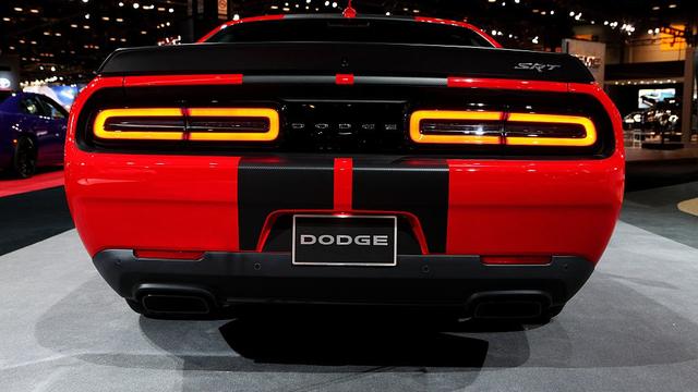 GettyImages_Dodge-Challenger-Hellcat-511845460.jpg 