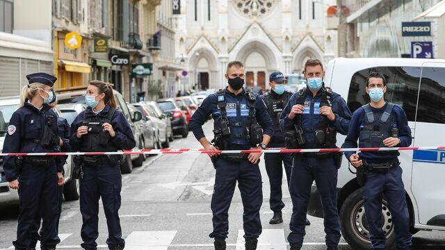 cbsn-fusion-3-dead-in-suspected-terror-attack-in-france-thumbnail-576906-640x360.jpg 