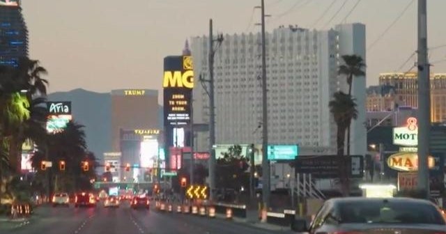 "Losing Las Vegas" shows the economic toll of COVID shutdown - CBS News
