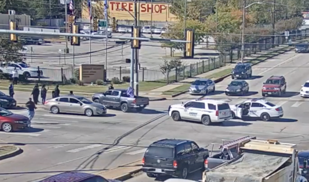 Fort Worth police arrive and truck drives away 