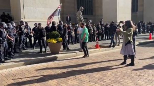 pittsburgh-police-riot-gear-protest 