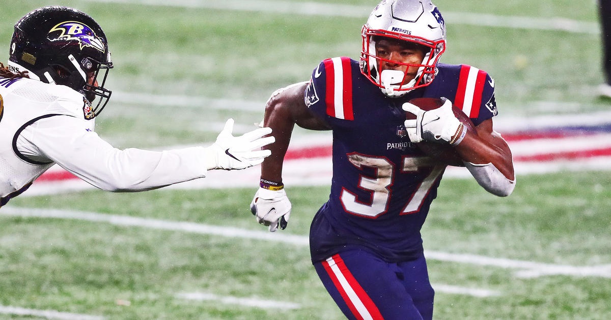 Patriots running back Damien Harris goes for a career-high 121