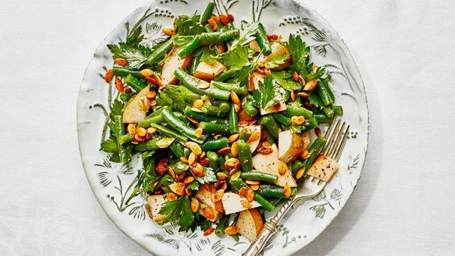 smashed-green-beans-with-lemony-sumac-dressing-bon-appetit-660.jpg 