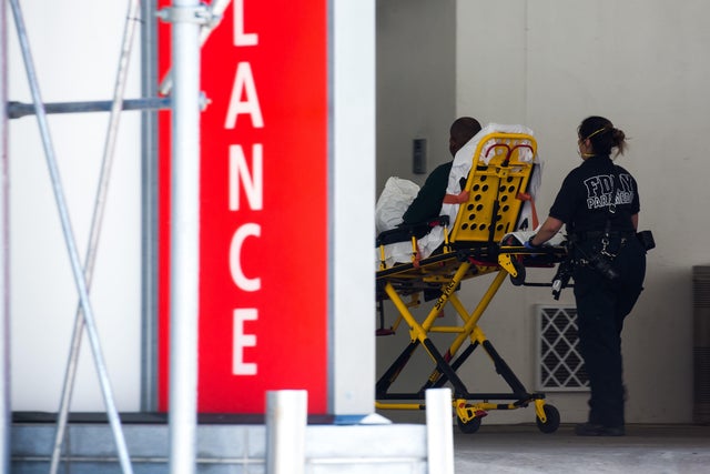 Xinhua Headlines: COVID-19 resurgence puts fragile U.S. economic recovery at risk as states pause reopening