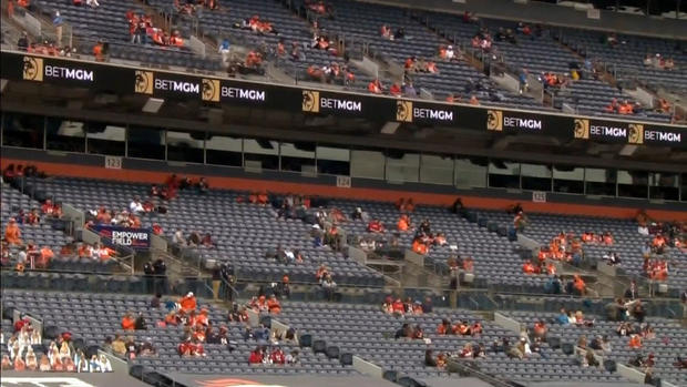 Broncos-fans-1.jpg 