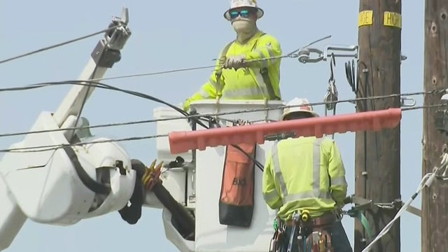 power-line-workers.jpg 