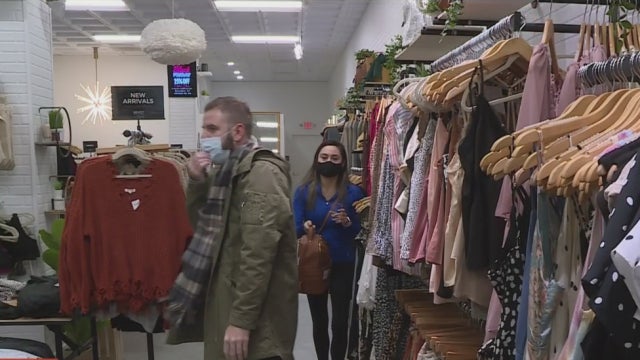 shoppers.jpg 