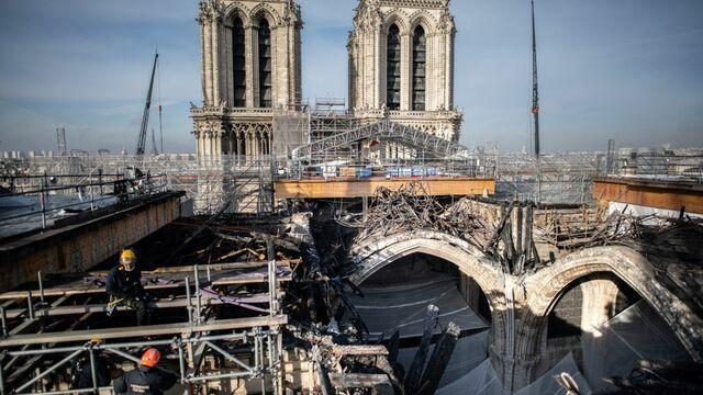 cbsn-fusion-200-tons-of-scaffolding-removed-from-notre-dame-cathedral-thumbnail-597121-640x360.jpg 