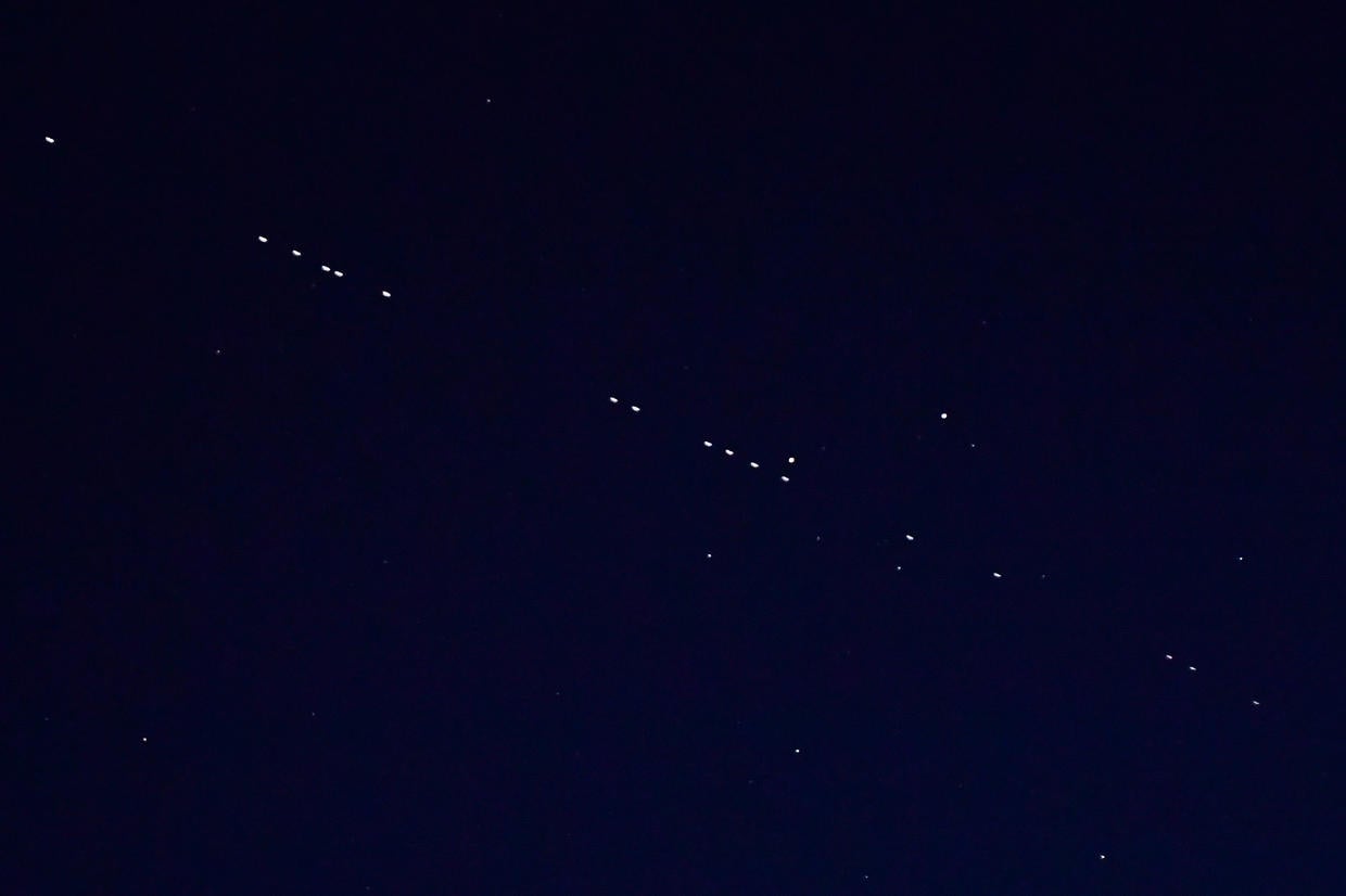 UFO? Turns Out Lights Above Colorado Are SpaceX's Starlink Satellites ...