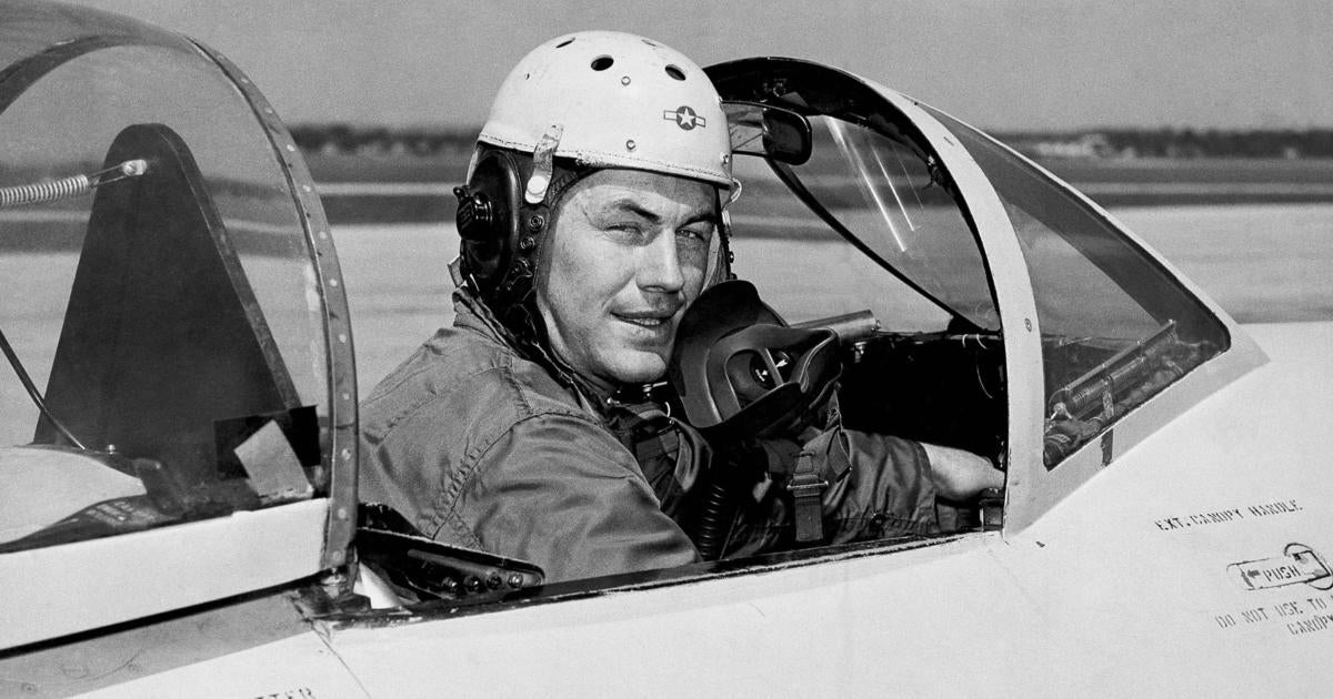 WW II Pilot Who Broke Sound Barrier, Inspired Movie 'The Right Stuff ...