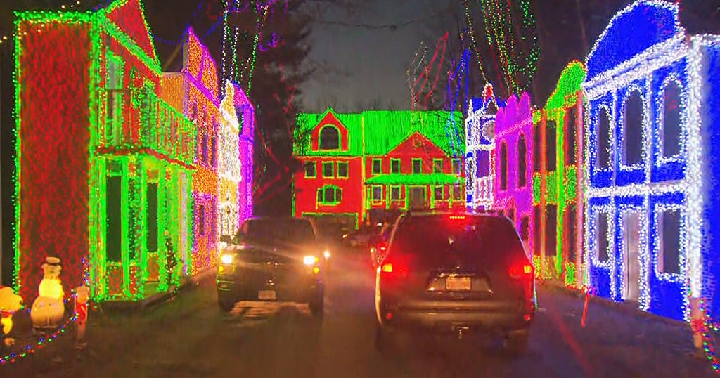 'It Is Gridlock' Christmas Light Display Causes Traffic Jams In