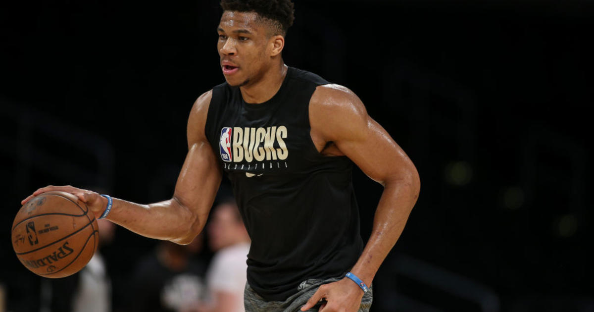 Bucks star Giannis Antetokounmpo makes massive decision on playing for  Greece this summer