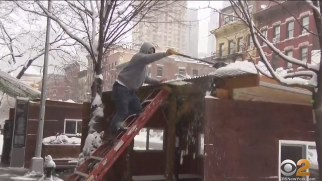 nyc-outdoor-dining-snow-cleanup.png 