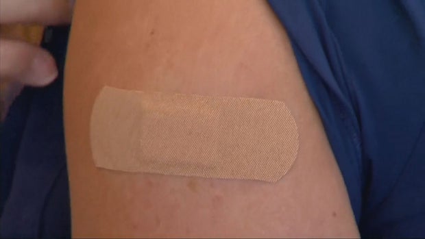 ER NURSE GETS VACCINE 63SOTVO.transfer_frame_353 