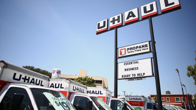 uhaul_moving_trucks_1220643055.jpg 