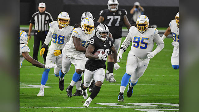 Raiders vs. Chargers score: Justin Herbert leads L.A. to an overtime win  over the Raiders and Marcus Mariota 