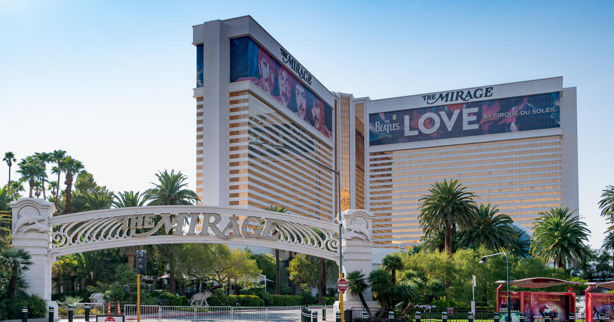 Three shot, one fatally in Mirage Hotel on Vegas Strip