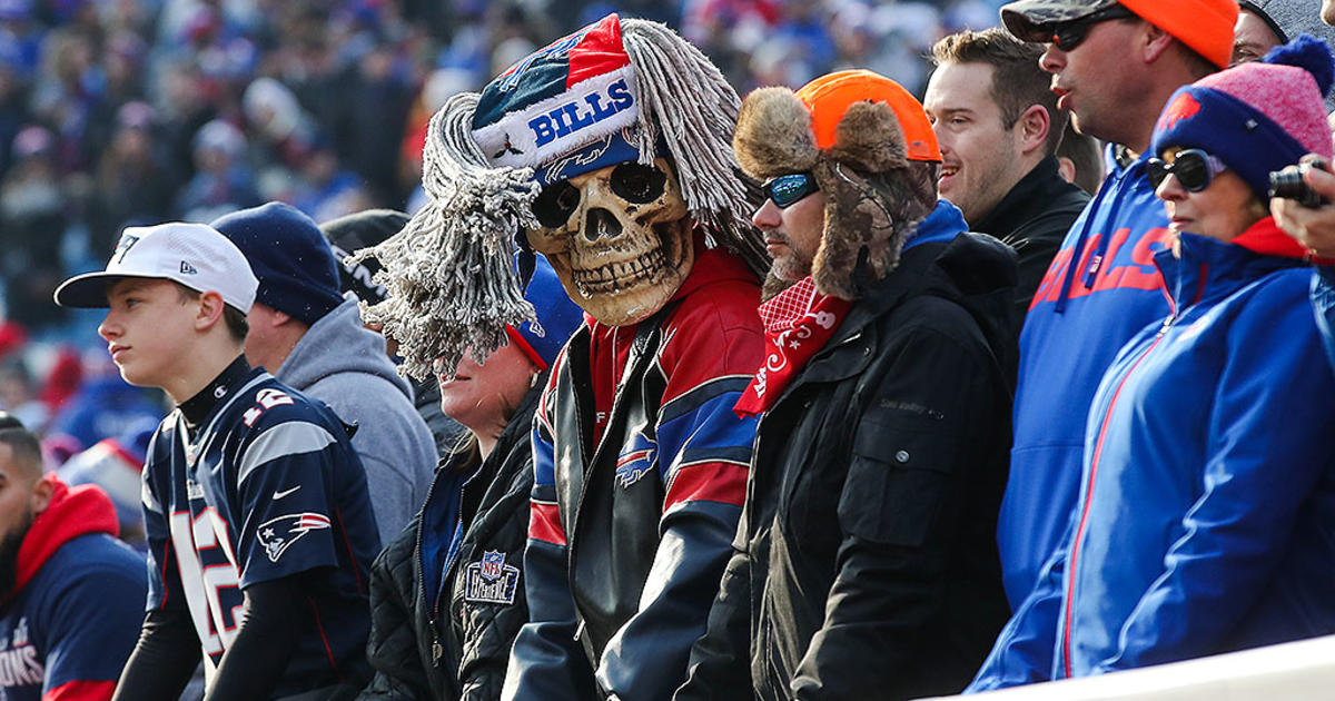 Billboard Calling Bills Fans 'The Best Fans In Football' Placed Near  Gillette Stadium - CBS Boston