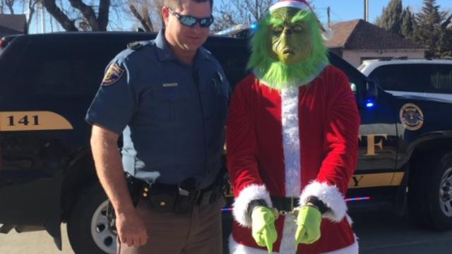colorado-state-police-trooper-pointon-no-first-name-given-arrested-grinch-on-chritstmas-eve-2020.jpg 